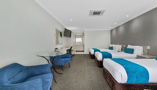 Deluxe Family Room