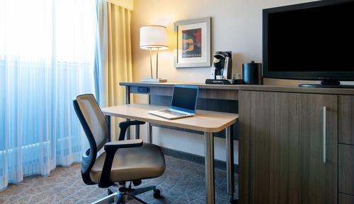 Standard Room, 1 King Bed, Accessible (Communications)