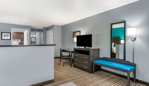 Suite, Multiple Beds, Non Smoking, Kitchen (2 Queen Beds, 1 Sofa Bed)