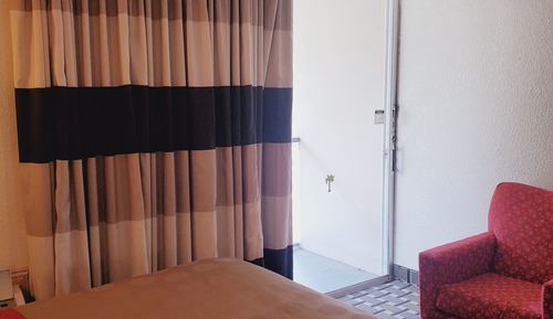 Standard Room, 1 King Bed