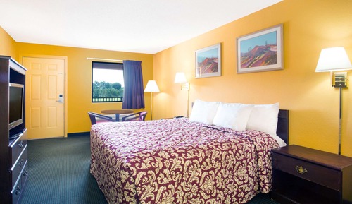 Standard Room, 1 King Bed