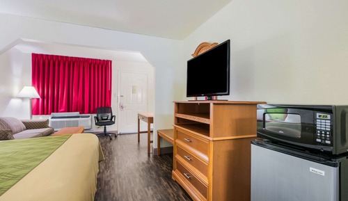 Suite, 1 King Bed, Smoking