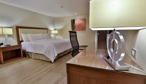 Standard Room, 1 King Bed