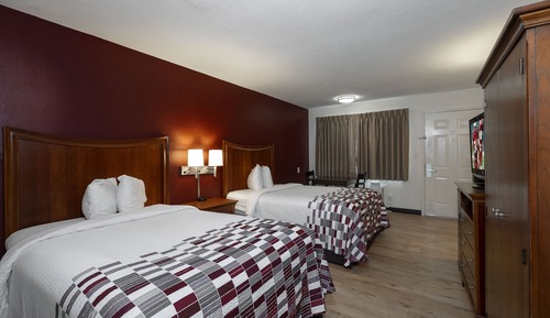 Deluxe Room, 2 Queen Beds, Smoking