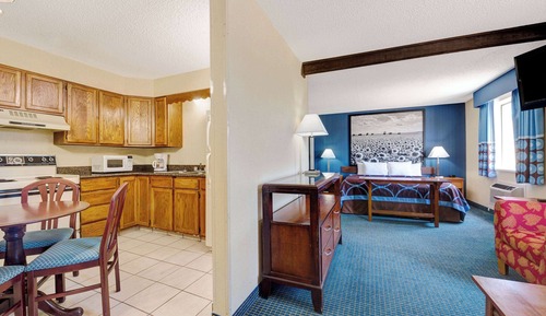 Studio Suite, 1 King Bed, Non Smoking
