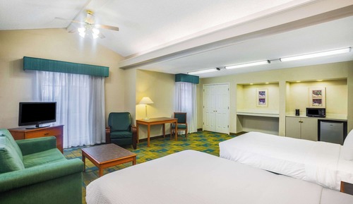 Suite, 2 Double Beds, Non Smoking