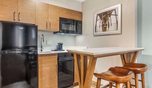 Suite, Multiple Beds, Non Smoking, Kitchen (Living Room)