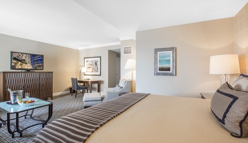 Club Room, 1 King Bed