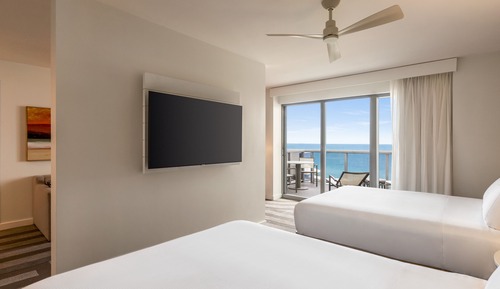 2 Queen Beds Junior Suite Oceanfront Balcony