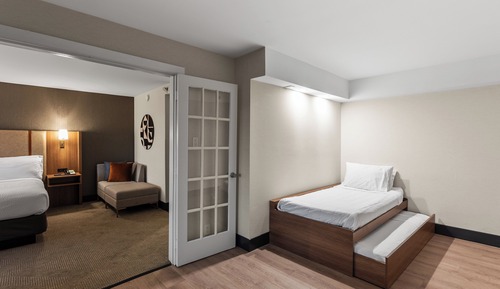 Suite, 1 King Bed