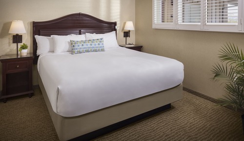 Suite, 1 King Bed, Bay View (Bay Front Suite King Connecting 1st F)