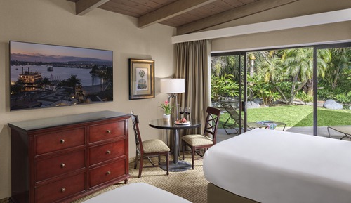 Standard Room, 2 Queen Beds, Garden View (Resort Queens)