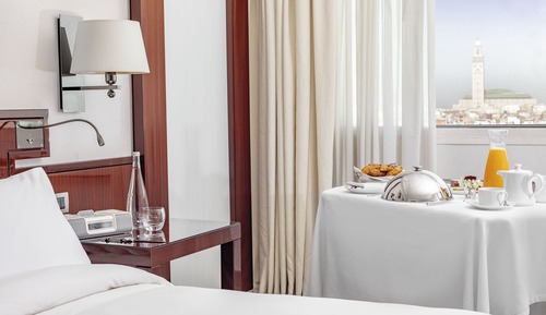 Club Room, 1 King Bed (Club Access)