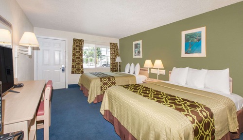 Room, 2 Queen Beds, Accessible, Non Smoking