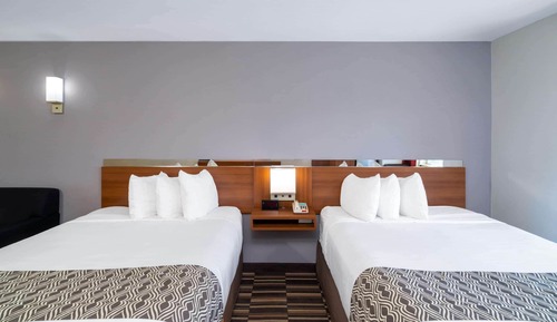 Standard Room, 2 Queen Beds
