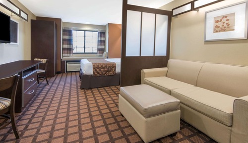 Studio Suite, 1 Queen Bed, Accessible, Non Smoking