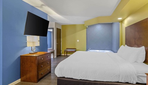 Suite, 1 King Bed, Non Smoking, Jetted Tub