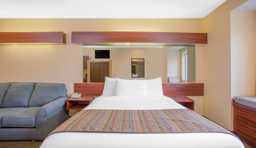 Standard Room, 1 Queen Bed