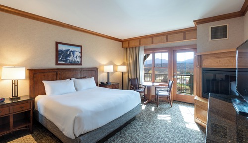 Premium Room, 1 King Bed, Jetted Tub
