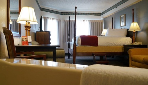 King Suite with Jetted Tub
