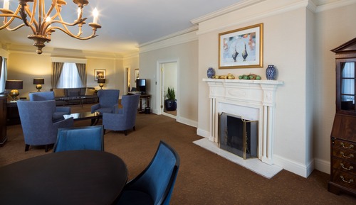 Suite, 1 King Bed, Non Smoking