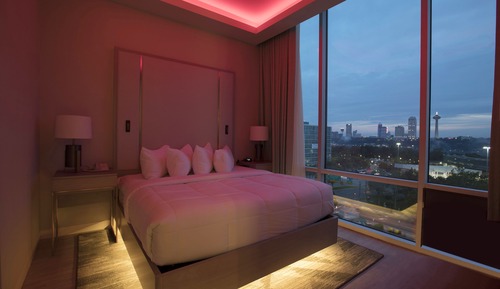 Superior Suite, 1 King Bed (Skyline View)