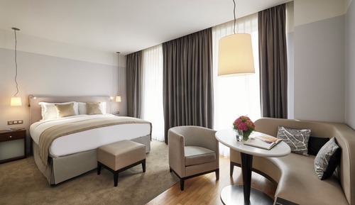 Junior Suite, 1 King Bed (Premium)
