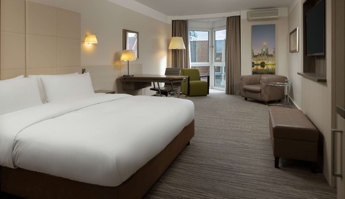 Deluxe Room, 1 King Bed