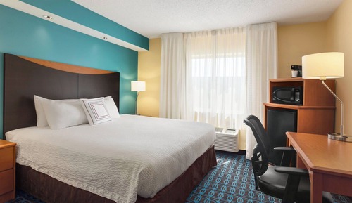 Studio Suite, 1 King Bed with Sofa bed, Non Smoking