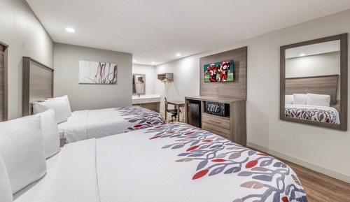 Deluxe Room, 2 Queen Beds, Non Smoking