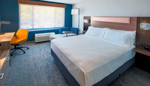 Suite, 1 King Bed, Kitchenette