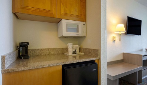 Room, 2 Double Beds, Non Smoking, View (Street View, Pet Friendly, 1st Floor)