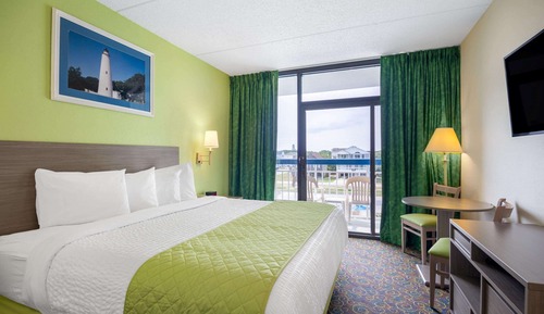 Room, 1 King Bed, Accessible, Non Smoking (No Pets, Pool View)