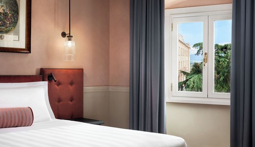 Signature Suite (Junior)