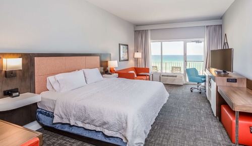 One King Bed, Gulf View With Balcony, Non-Smoking