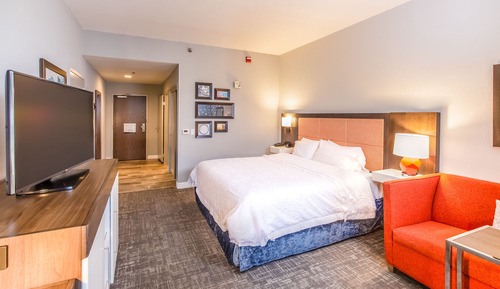 One King Bed, Accessible, Gulf View With Balcony, Non-Smoking