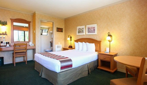 Standard Room, 1 Queen Bed