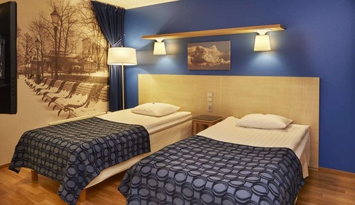 Room, 1 Queen Bed, No Windows