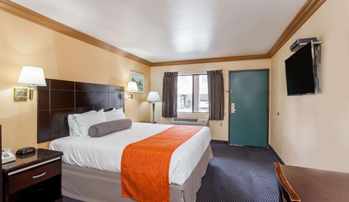 Standard Room, 1 King Bed, Accessible