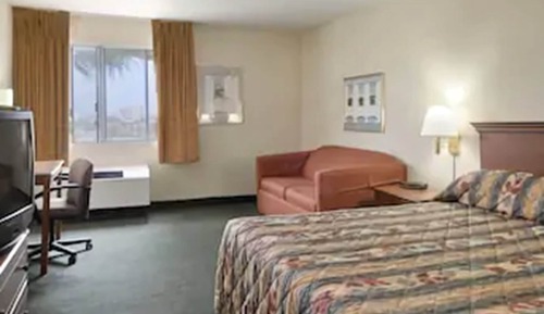 Room, 1 Double Bed (Mobility, Bathtub W/ Grab Bars)