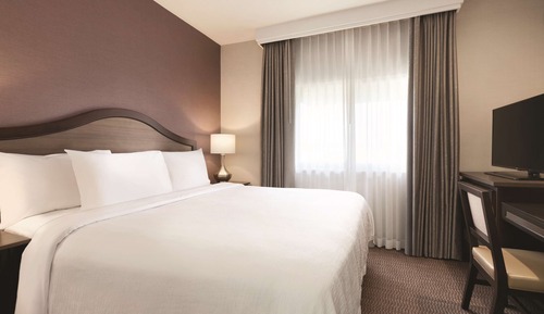 Suite, 1 King Bed, Corner