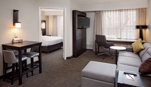 Suite, 1 Bedroom (Hearing Accessible)