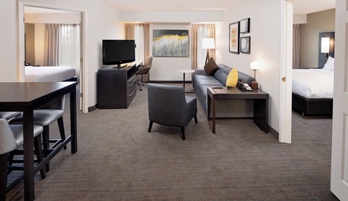 Suite, 2 Bedrooms (Mobility Accessible, Roll-In Shower)