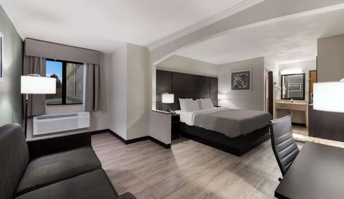 Standard Room, 1 King Bed, Non Smoking (Upgraded Room)