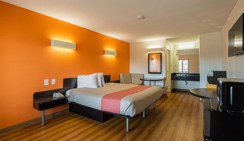 Premium Room, 1 King Bed, Accessible, Non Smoking