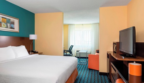 Executive Suite, 1 King Bed with Sofa bed, Non Smoking