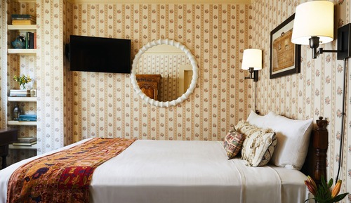 Standard Room, 1 Queen Bed
