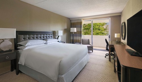 Room, 1 King Bed, Non Smoking, Balcony