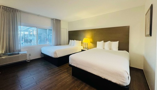 Room, 2 Queen Beds, Non Smoking