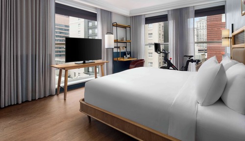 Studio, 1 King Bed, City View